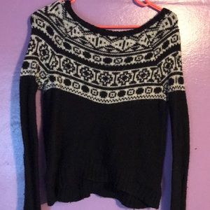 Black and white thick knit jumper.